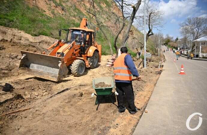 Стройка у Трассы здоровья, рабочий