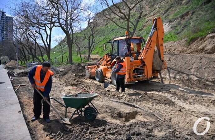 Стройка у Трассы здоровья, техника