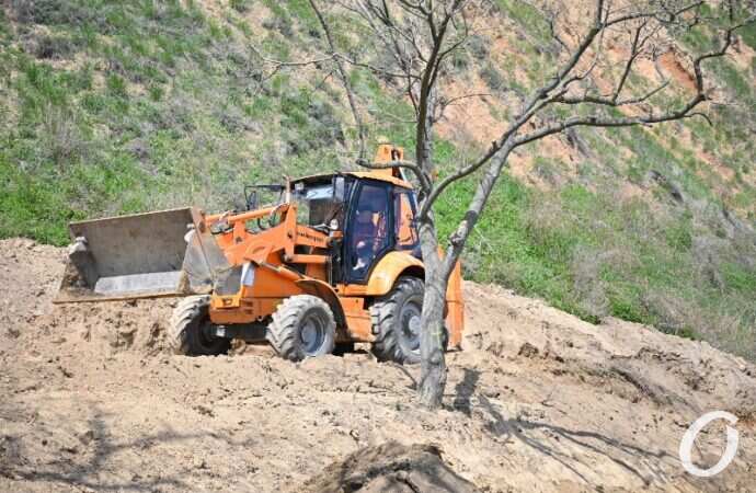 Стройка у Трассы здоровья, бульдозер