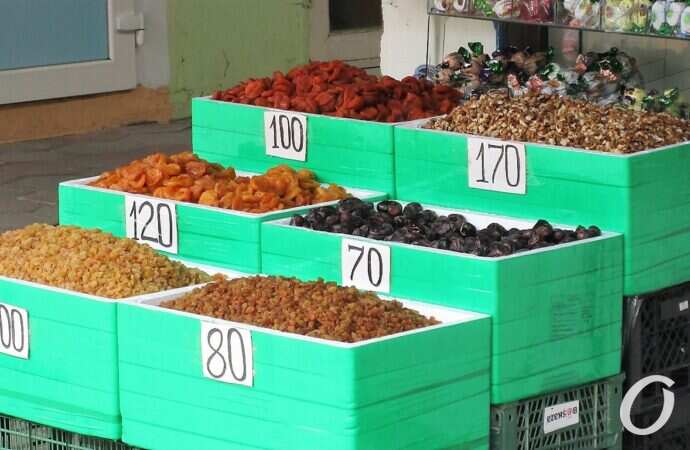 Новый рынок предпасхальный, сухофрукты