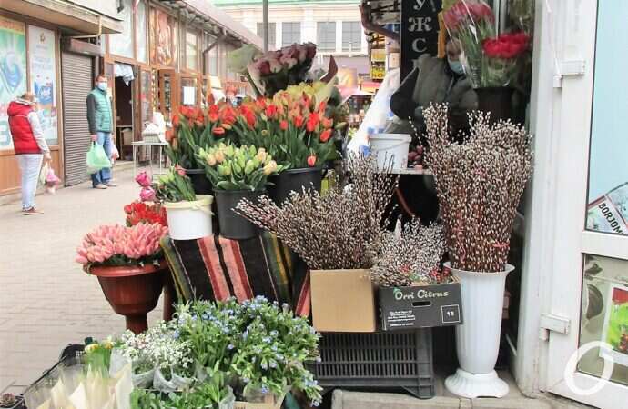 Новый рынок предпасхальный, цветы