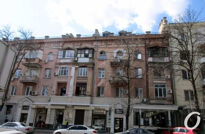 Екатерининская, здание