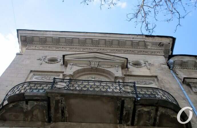 Екатерининская, старый балкон