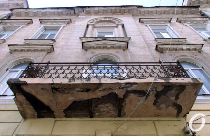 Екатерининская, старый балкон2