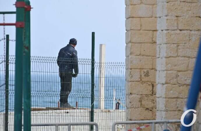 Аркадия, демонтаж, стена