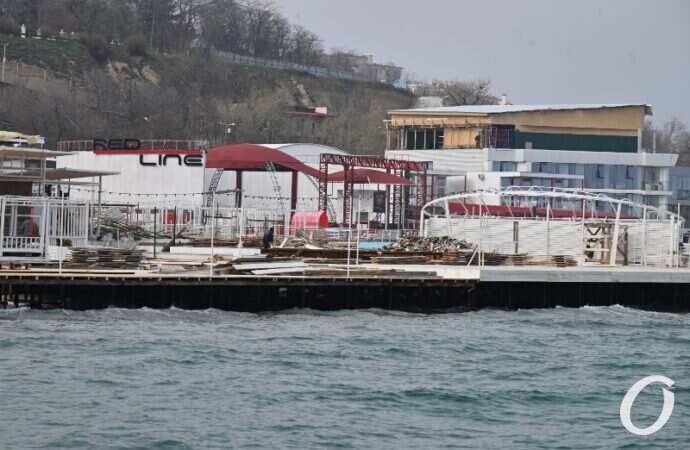 Аркадия, демонтаж, возле клуба