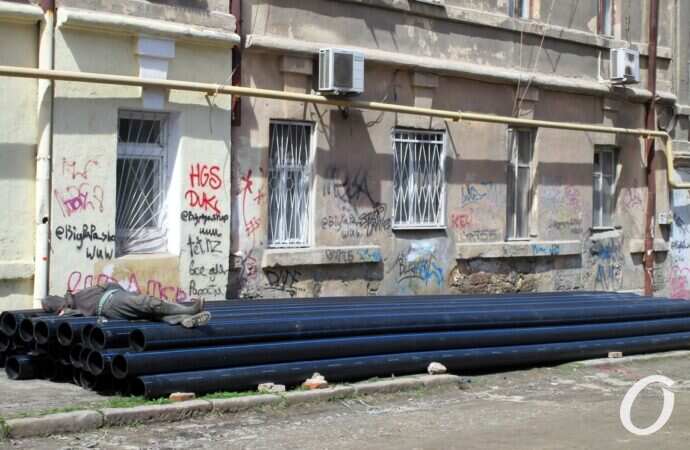 Деволановский спуск, начало ремонта, трубы