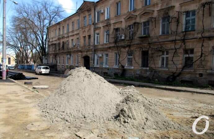 Деволановский спуск, начало ремонта, песок2