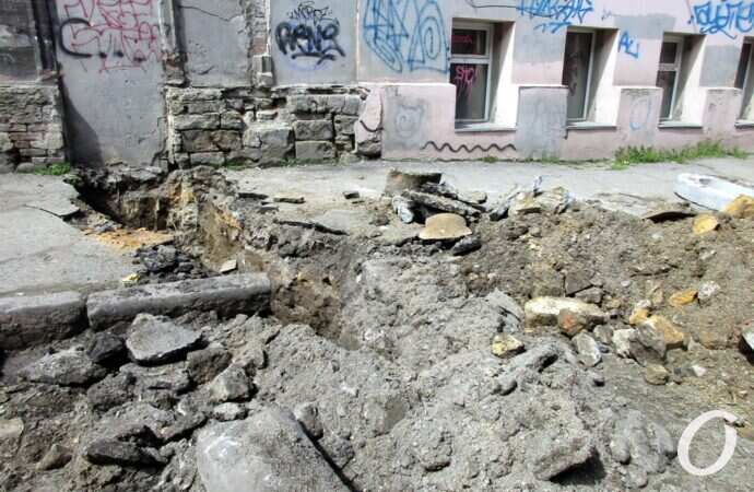 Деволановский спуск, начало ремонта, перерыто2