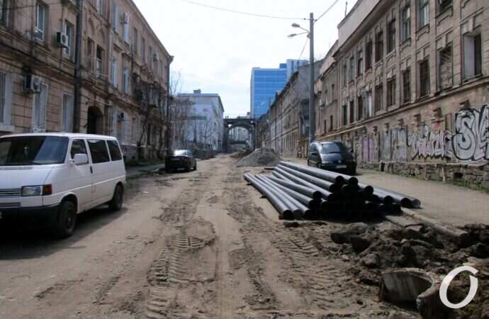 Деволановский спуск, начало ремонта, тркбы3