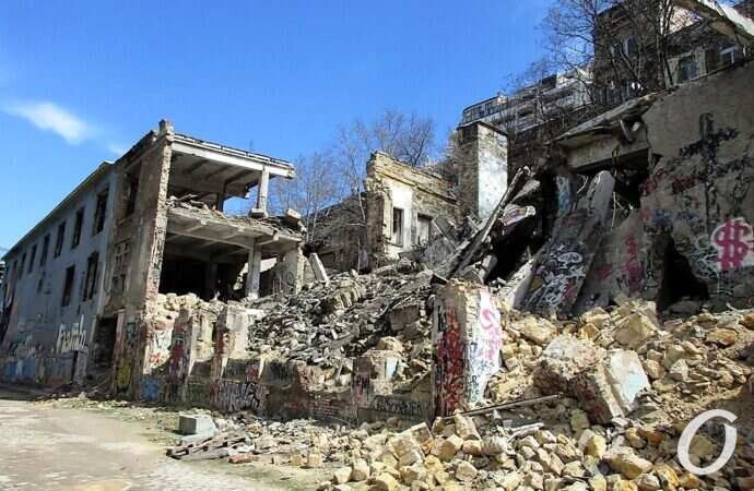 Деволановский спуск, развалины2