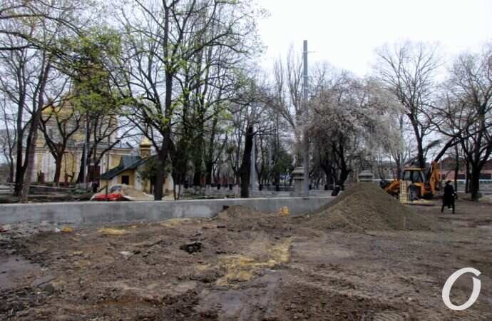 Алексеевский сквер, храм