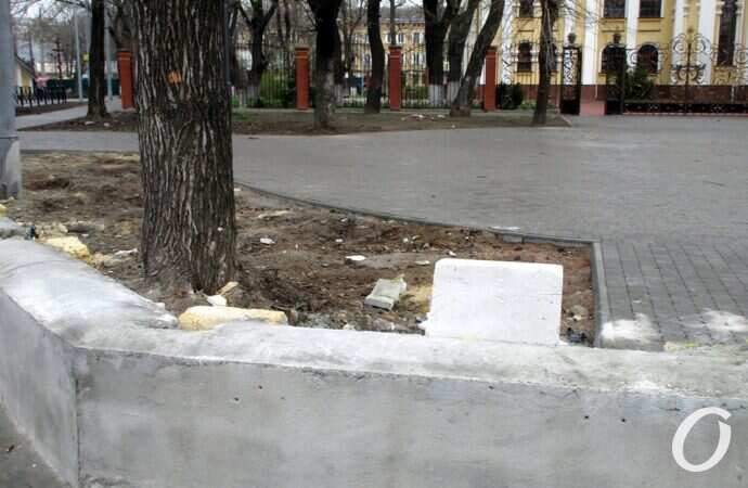 Алексеевский сквер, храм2