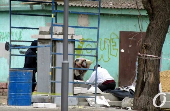 Алексеевский сквер, рабочие