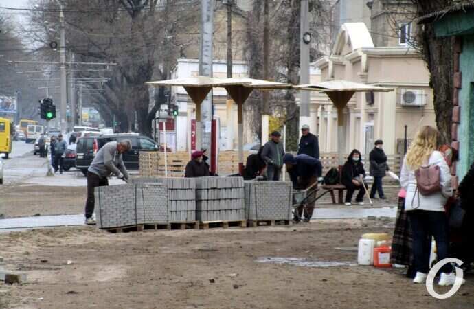 Алексеевский сквер, рабочие2