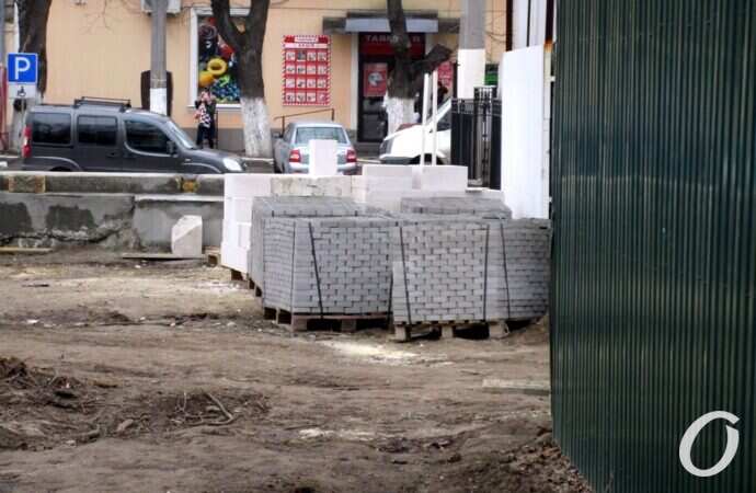 Алексеевский сквер, плитка