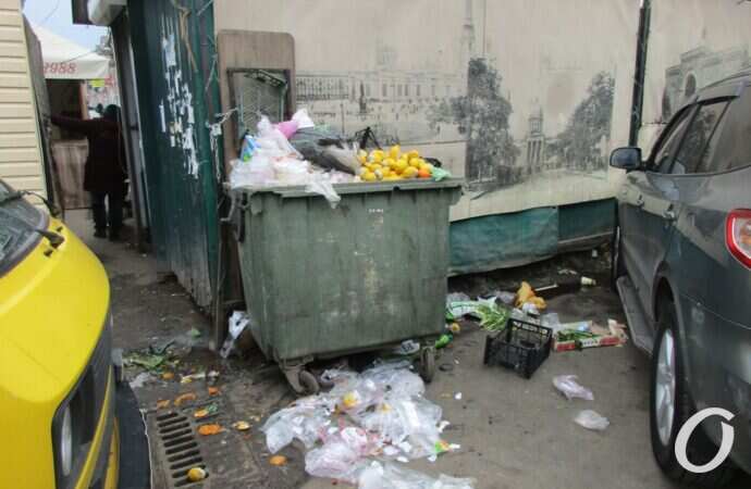 капремонт бурлящего квартала, мусор