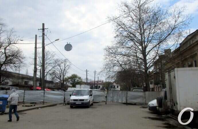 капремонт бурлящего квартала, забор