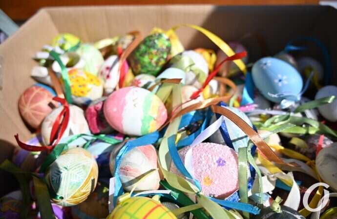 Пасхальное дерево, писанки