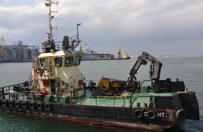 Акваторию одесского пляжа очистили от остатков танкера «Делфи» (фото)
