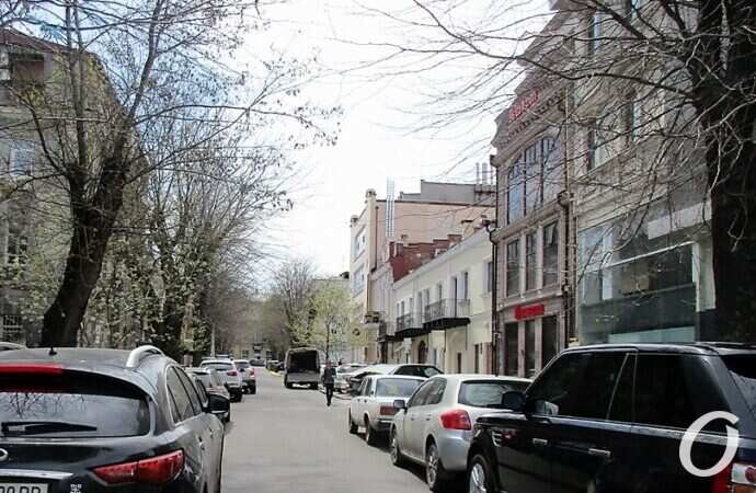 Красный переулок, "парковка"