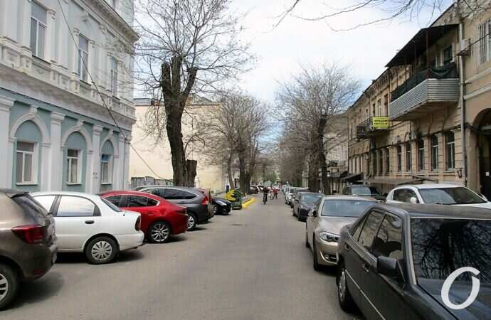 Красный переулок, дорога