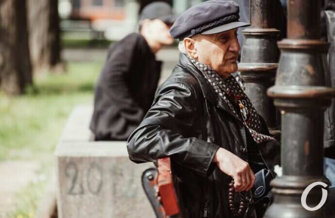 май в центре Одессы, отдыхающие