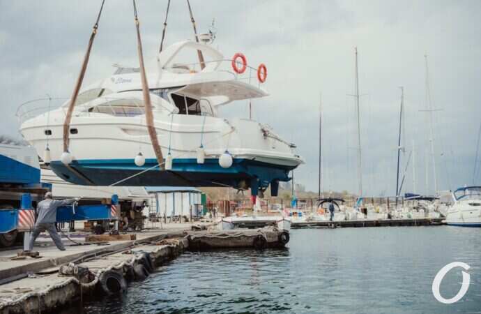 Отрада, спуск яхт на воду