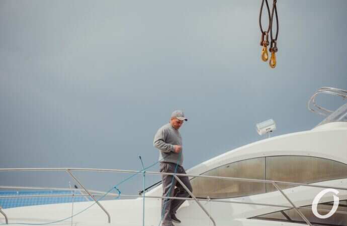 спуск яхт на воду