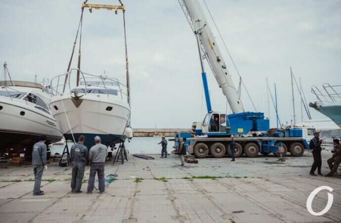 спуск яхт на воду, кран3