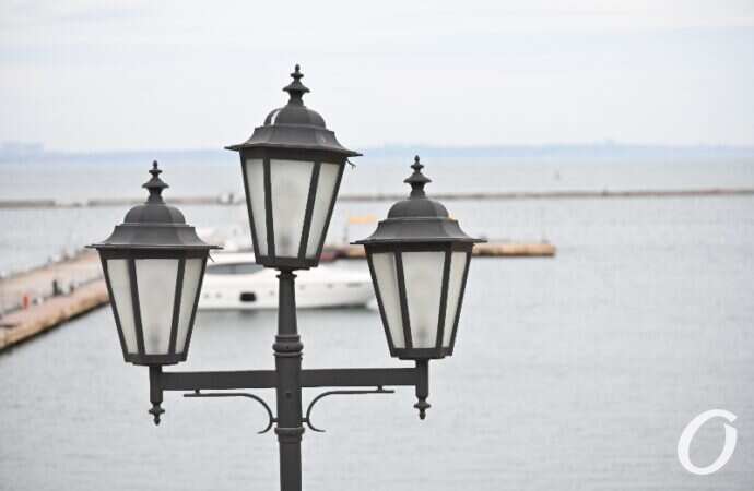 Одесский Морвокзал, фонарь