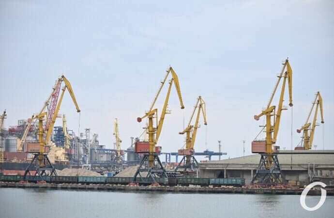 Одесский Морвокзал, краны