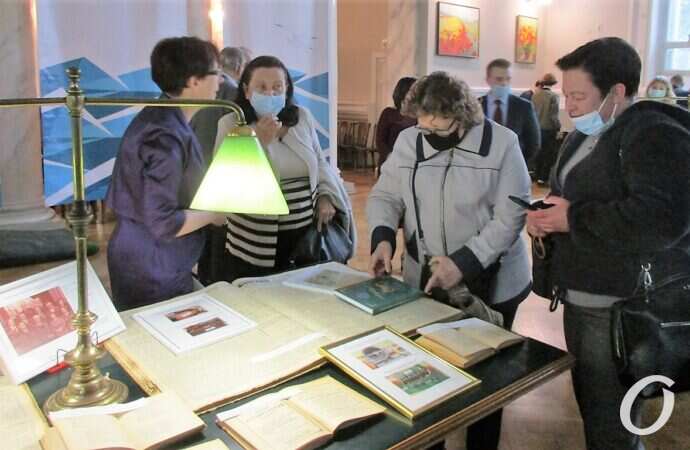 Колледж связи, презентация книги8