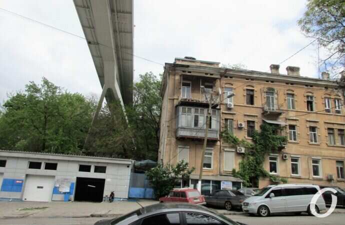 Военный спуск, Тещин мост