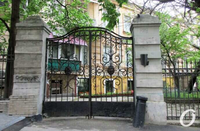 Военный спуск, дом