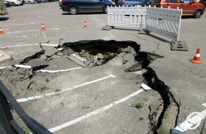 провал на Таможенной площади2