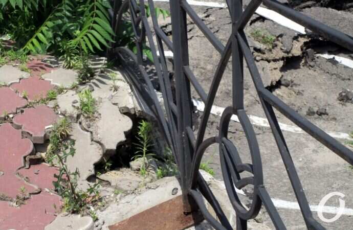 провал на Таможенной площади4