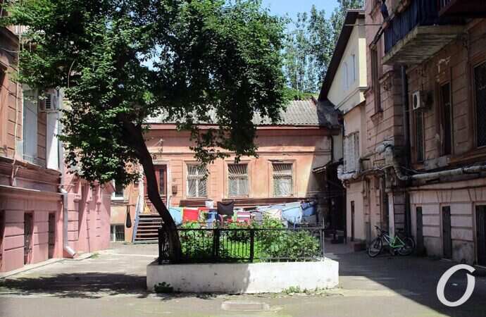 июнь в Одессе, дворик