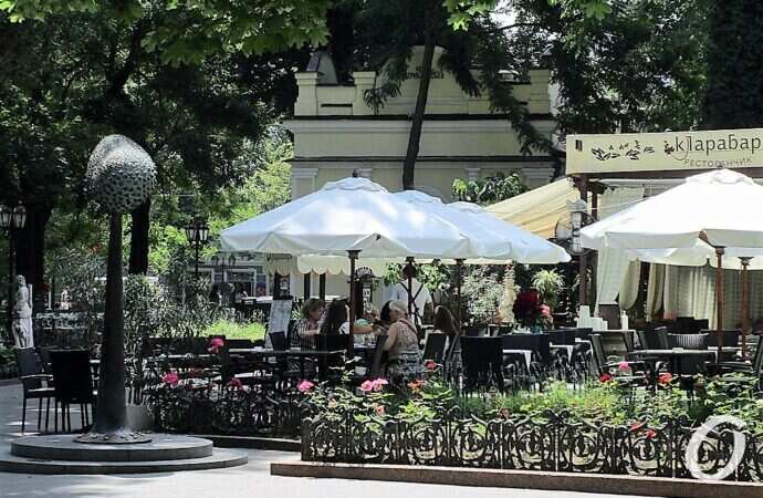 июнь в Одессе, кафе