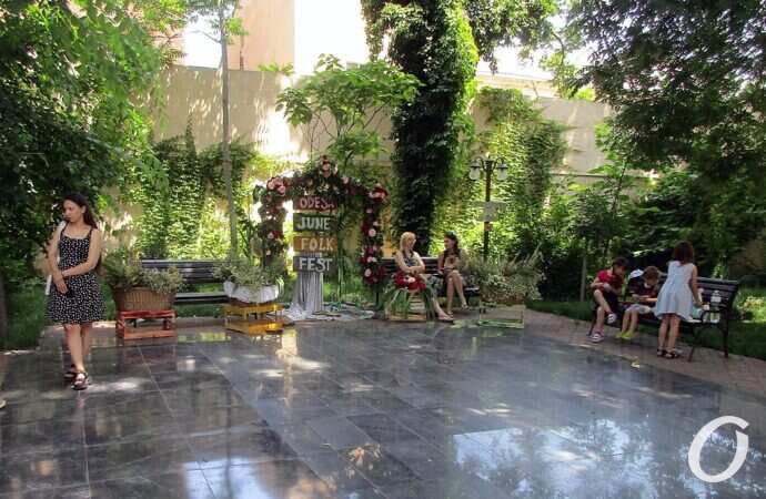 июнь в Одессе, скамейки