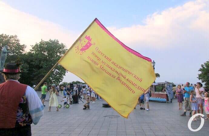 Музкомедия открыла 75-й сезон10