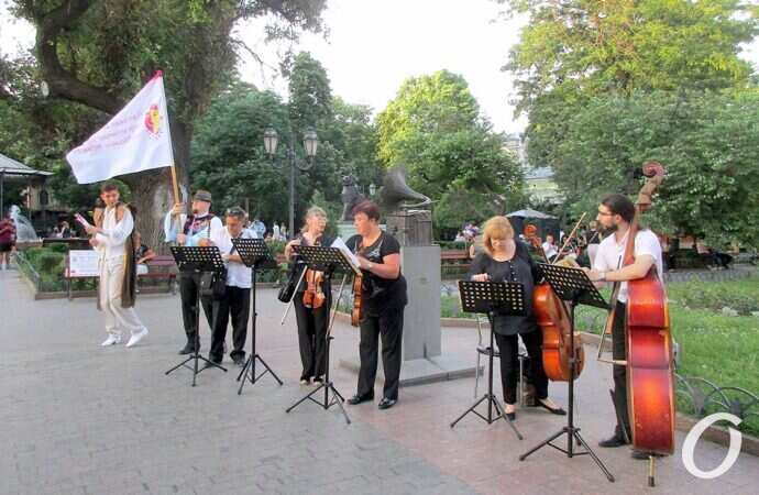 Музкомедия открыла 75-й сезон3