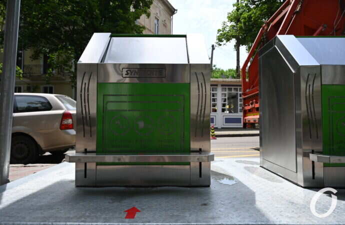 подземные мусорные контейнеры