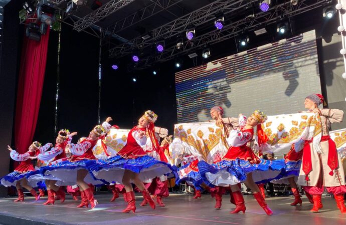 Хороводы, песни и фолк дискотека: в Одессе стартовал фолк фестиваль (фоторепортаж)