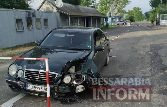 В Одесской области пьяный полисмен на «Мерседесе» пытался протаранить пограничников (фото)
