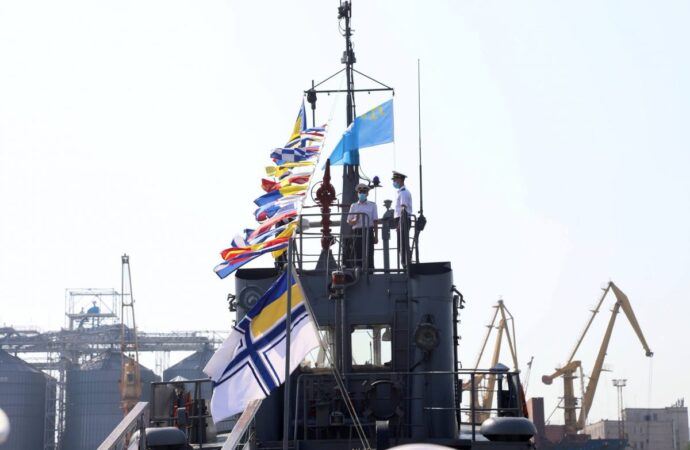 В Одессе на буксире, сражавшемся с российским флотом, подняли крымскотатарский флаг