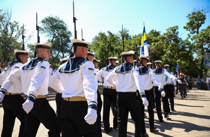 матросы маршируют