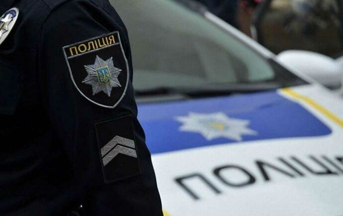 Одесские патрульные спасли во время обстрела Херсона двух женщин (видео)