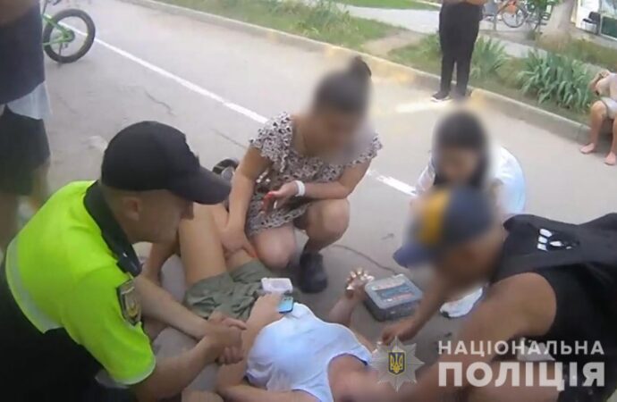 В Одессе на Трассе здоровья девушка разбила лицо: упала с электросамоката (фото)