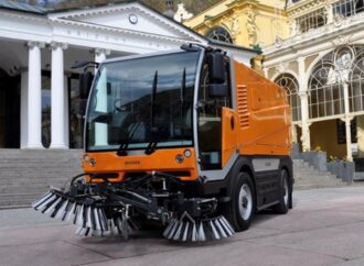 Одесские коммунальщики хотят закупить 10 новых уборочных машин